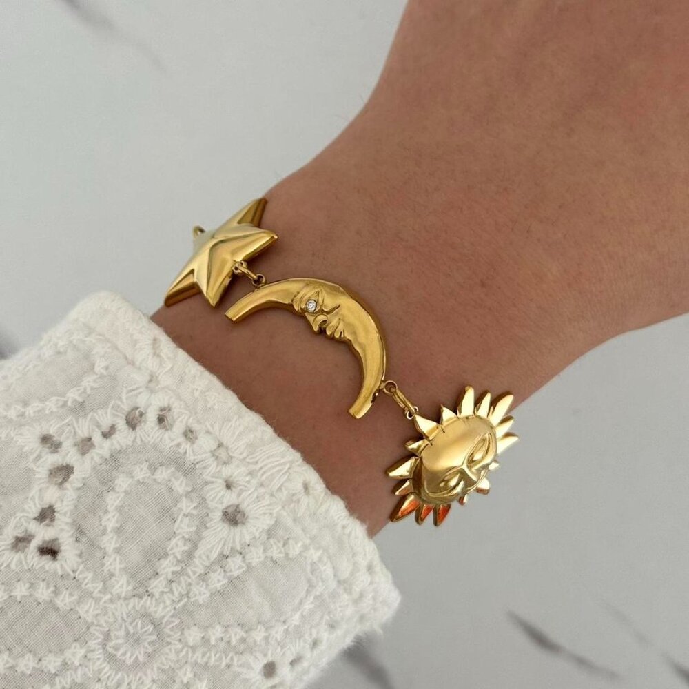 Sku:0359 gold bracelet moon sun star made of stainless steel + in a gift‎ box